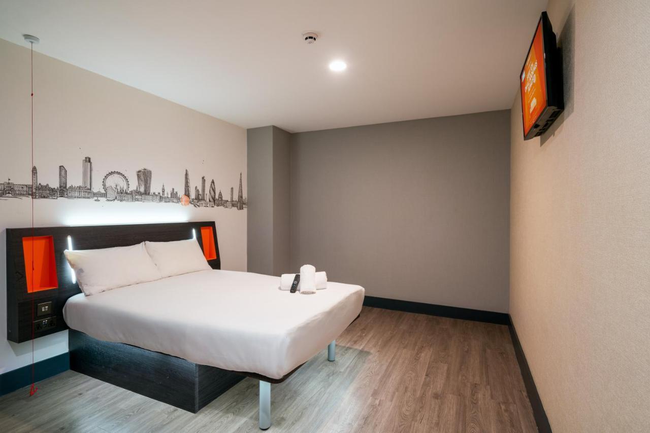 Easyhotel London City Shoreditch Exterior photo