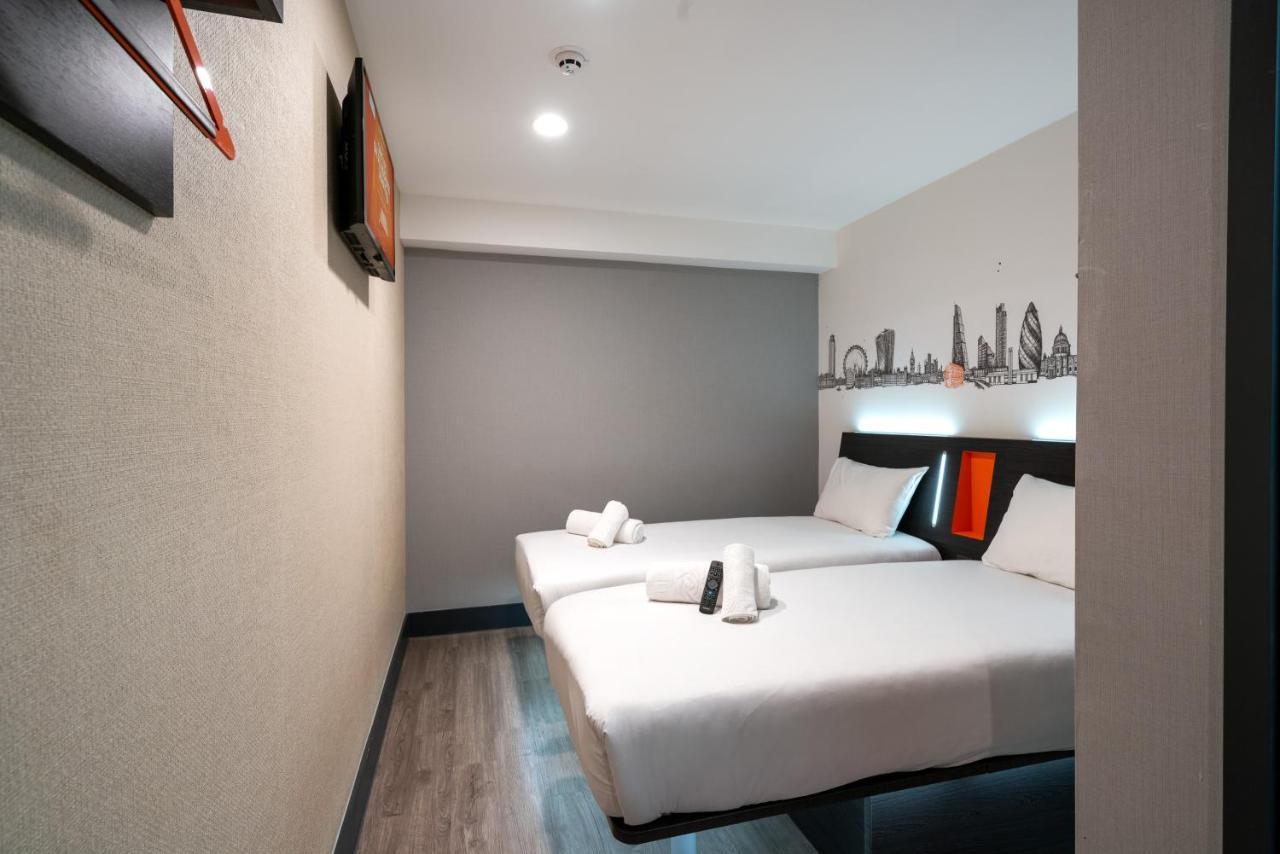 Easyhotel London City Shoreditch Exterior photo