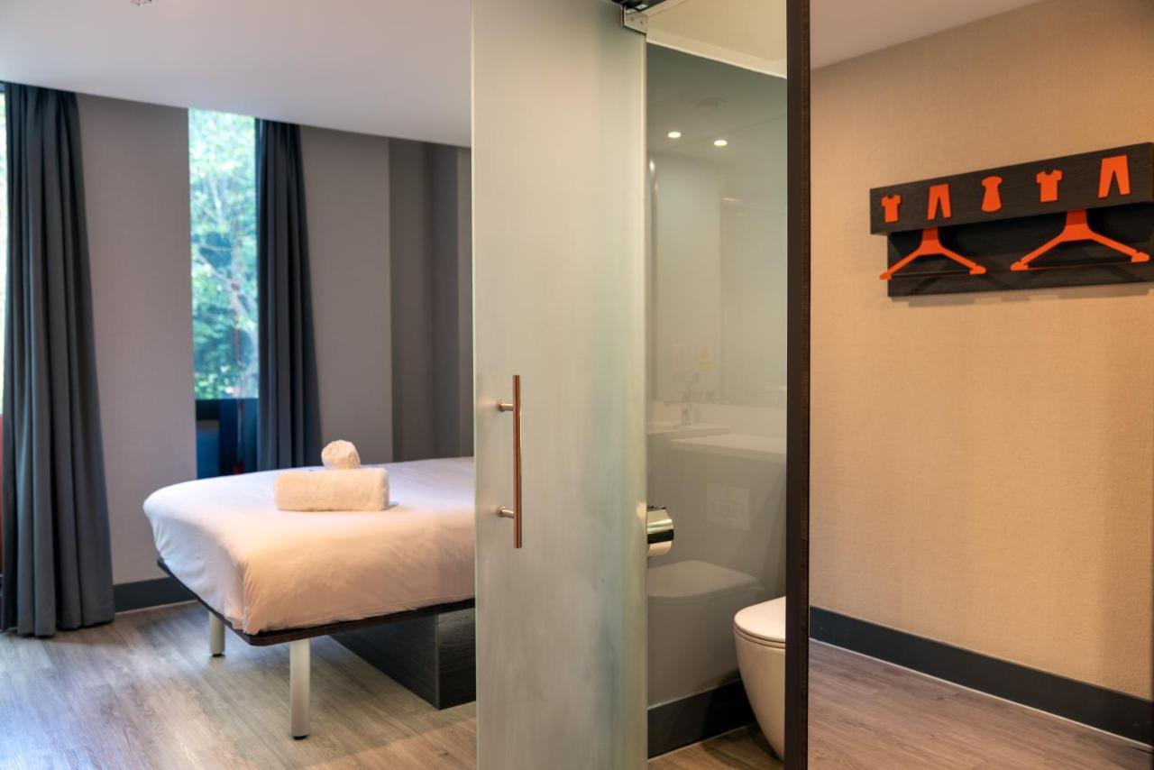 Easyhotel London City Shoreditch Exterior photo