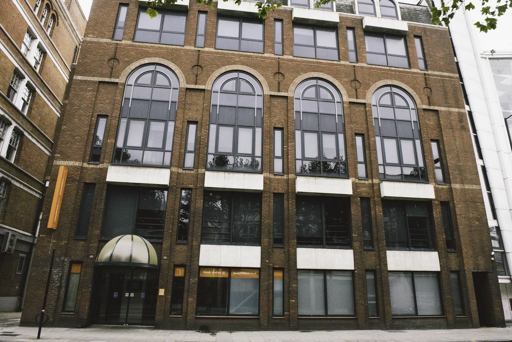 Easyhotel London City Shoreditch Exterior photo