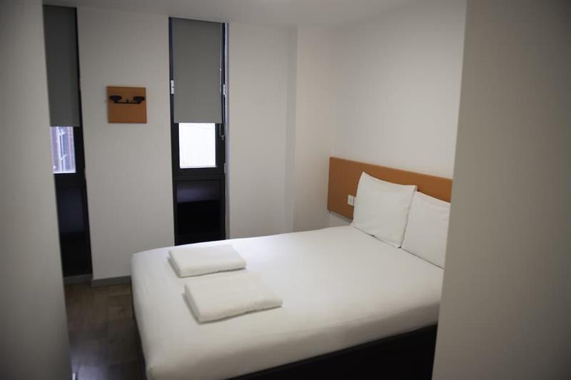 Easyhotel London City Shoreditch Exterior photo