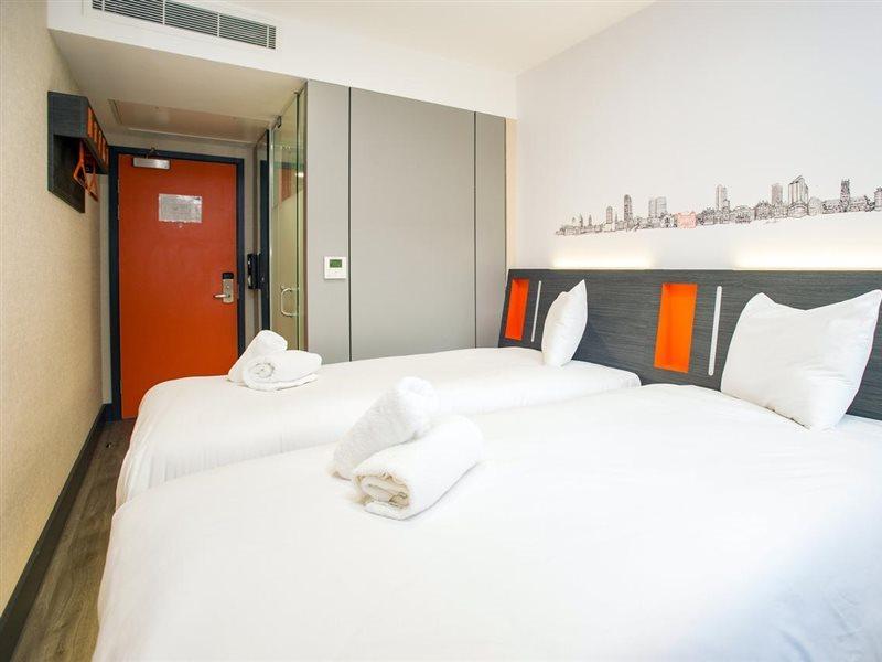 Easyhotel London City Shoreditch Exterior photo